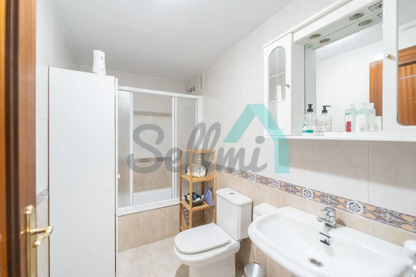 Bathroom of Flat for sale in Oviedo   with Heating, Parquet flooring and Terrace