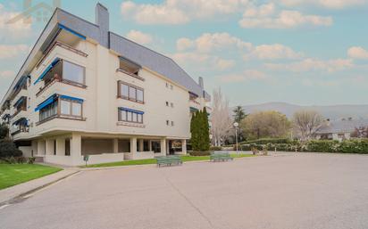 Vista exterior de Pis en venda en El Escorial amb Terrassa