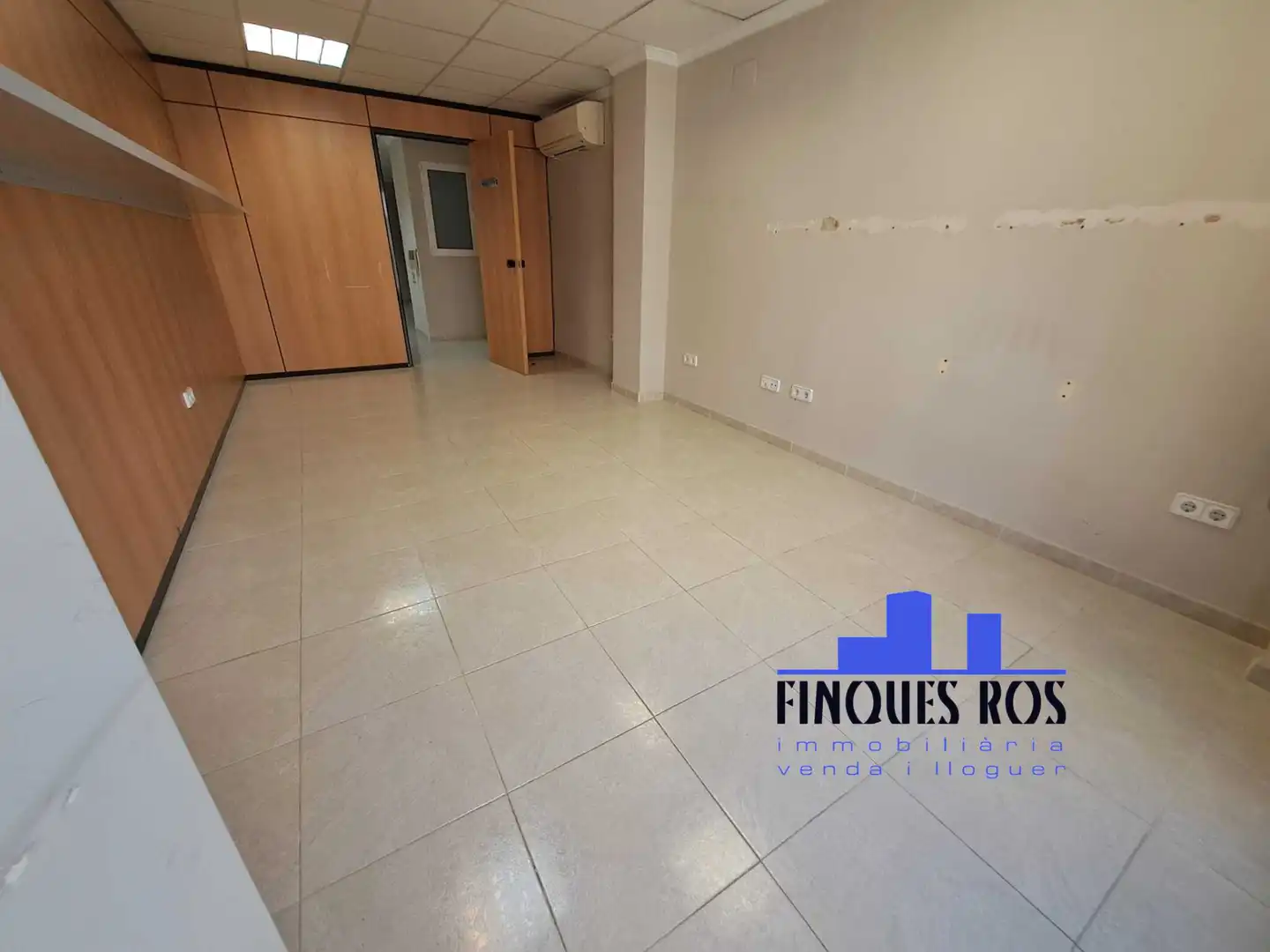 Office for rent in Vinaròs  with Air Conditioner and Heating