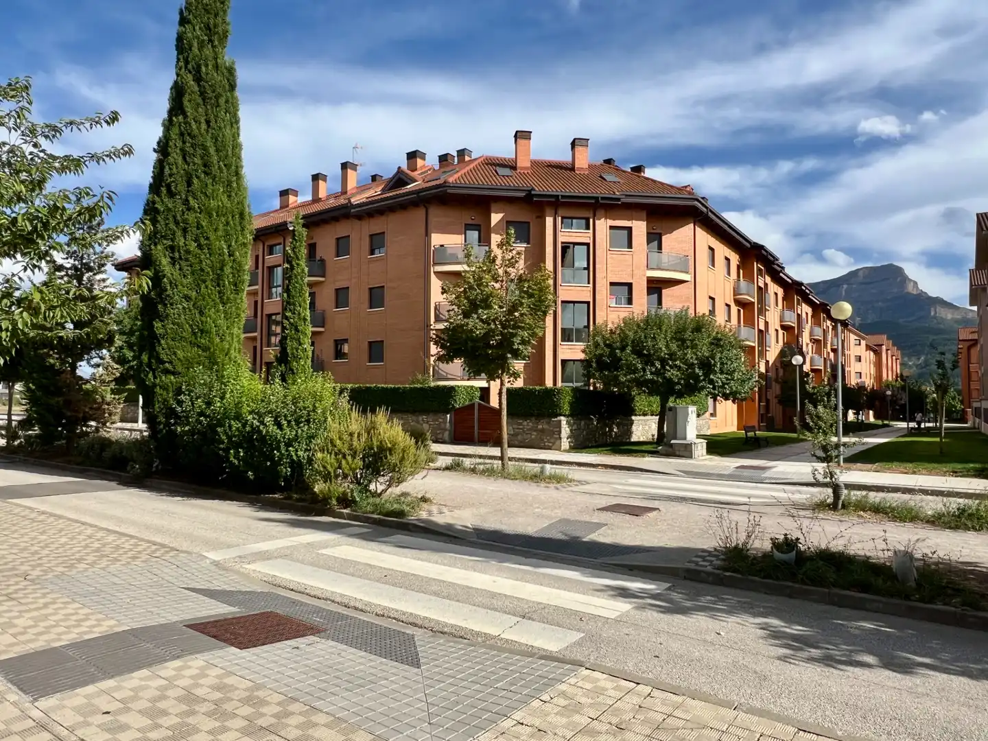 Exterior view of Flat for sale in Jaca  with Heating, Parquet flooring and Terrace