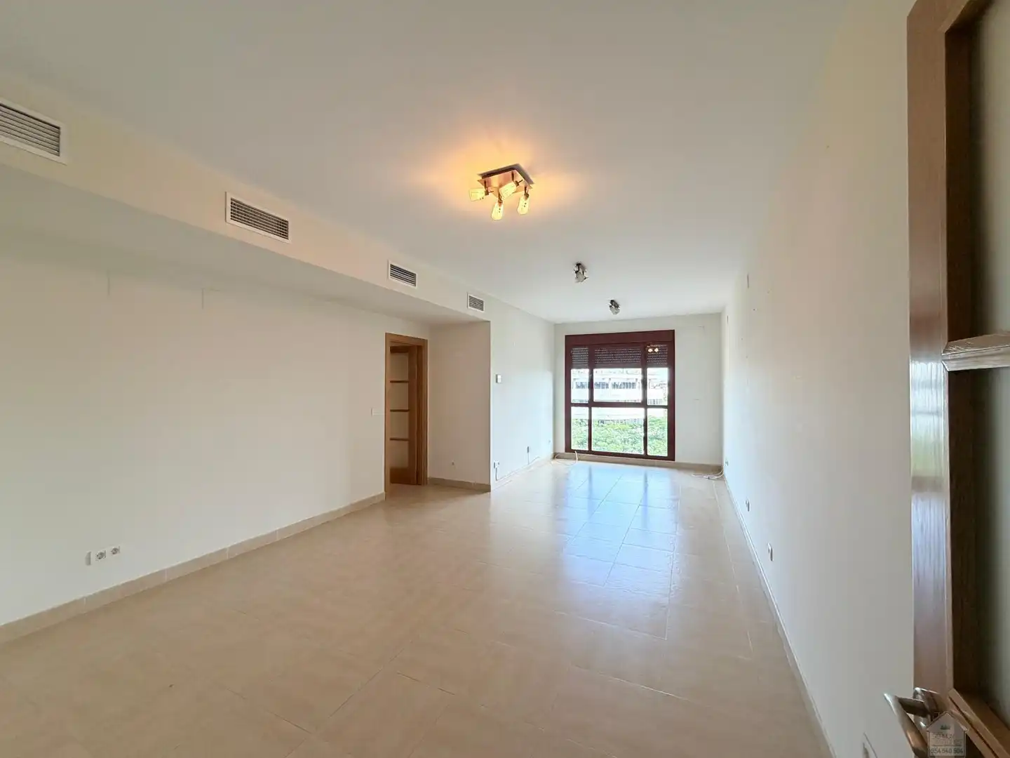 Living room of Flat for rent in Sevilla  with Air Conditioner, Storage room and Community pool