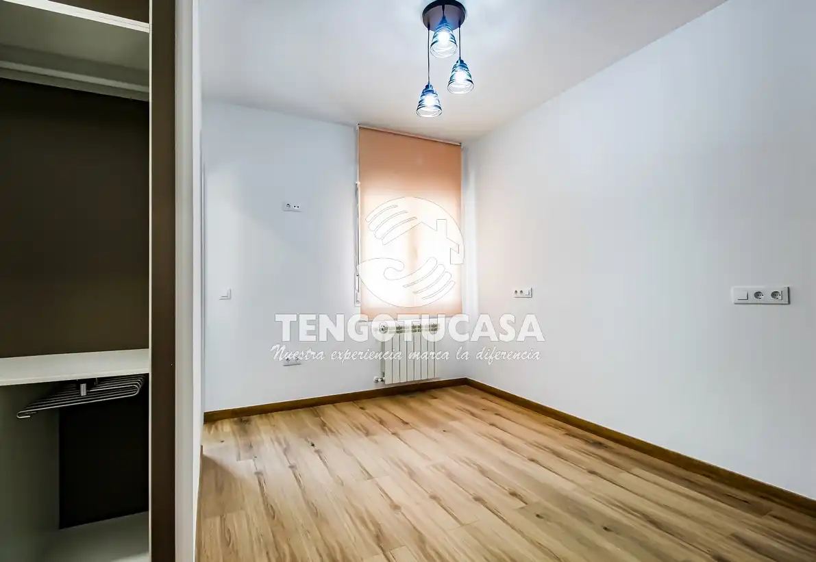 Bedroom of Flat for rent in Madrid  with Air Conditioner, Heating and Furnished