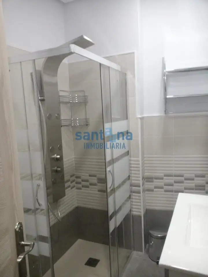 Bany de Loft de lloguer en León Capital  amb Calefacció, Parquet i Moblat