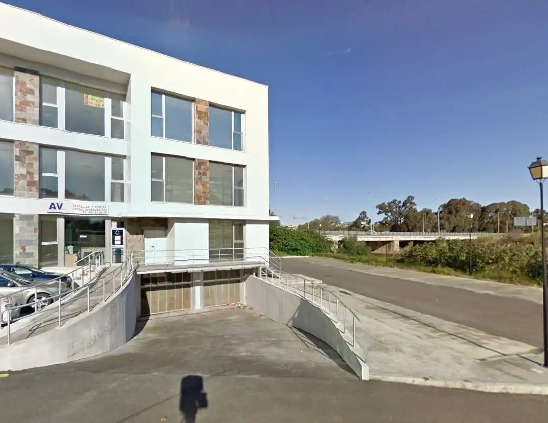 Einzelparkplatz zum Verkauf in Los Barrios
