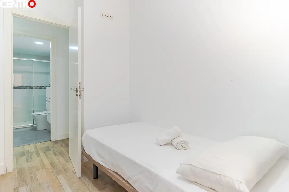Habitación de Piso en venta en Granada con Aire acondicionado y Terraza