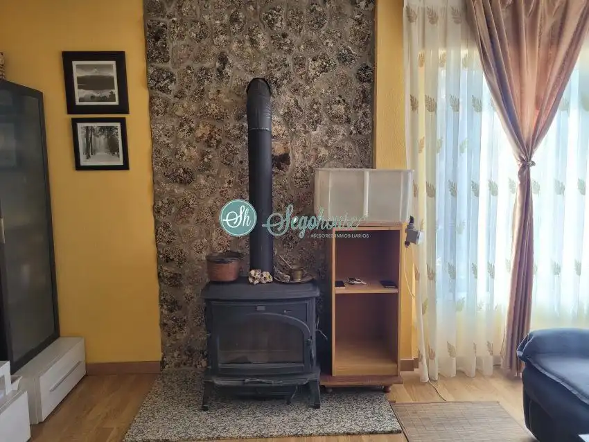 Sala de estar de Piso en venta en La Lastrilla  con Calefacción y Terraza