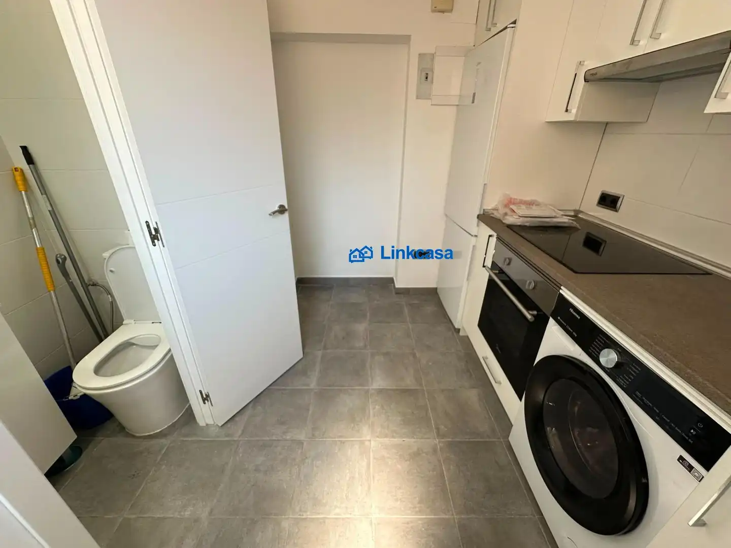 Flat for sale in Madrid  with Air Conditioner, Heating and Furnished