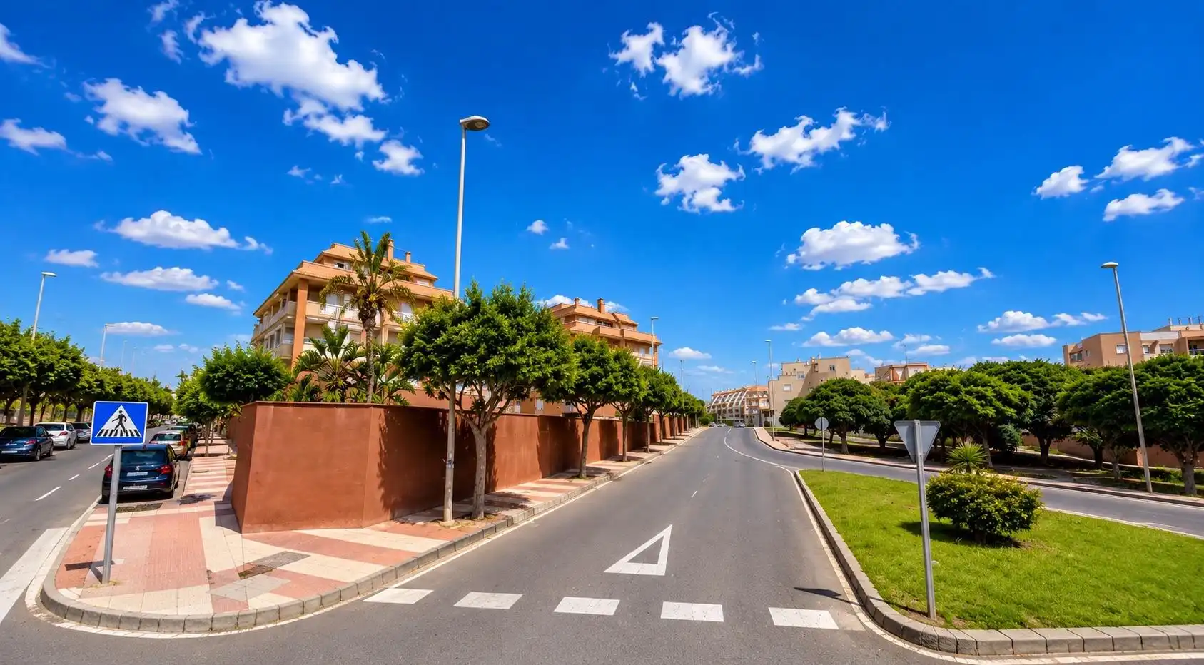 Vista exterior de Piso en venta en Roquetas de Mar con Jardín privado y Piscina comunitaria