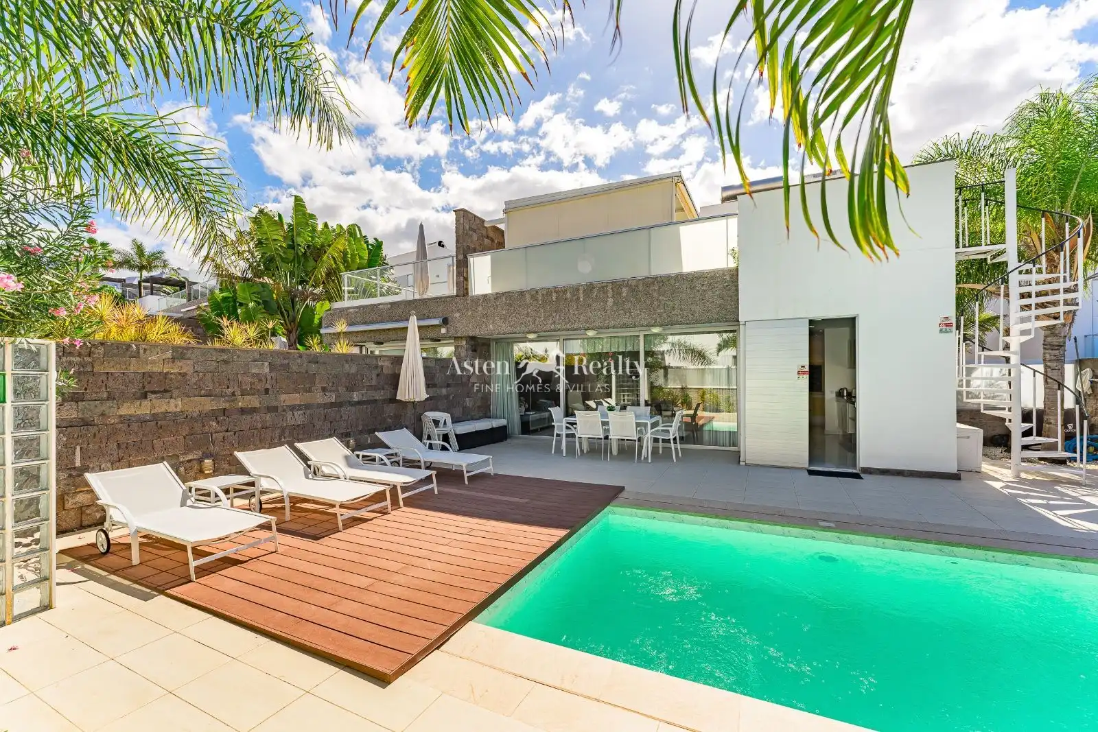 House with pool for sale in Londres, imagen 4