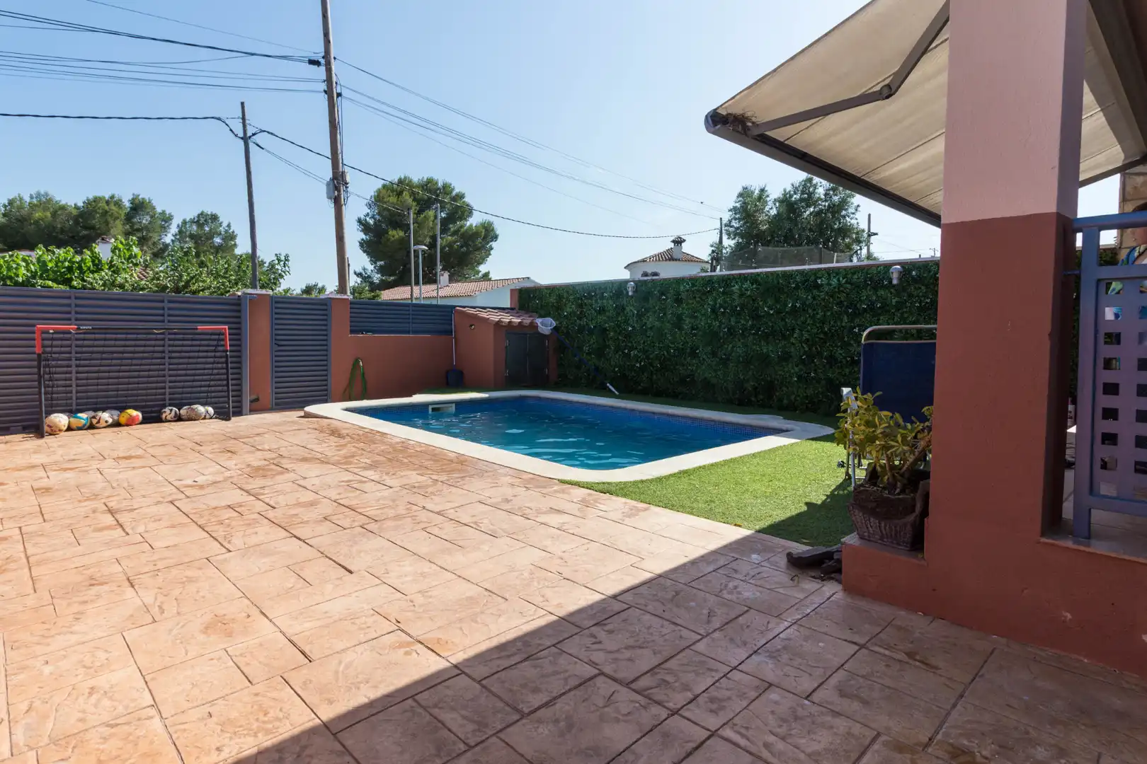Piscina de Casa adosada en venda en Mont-roig del Camp amb Aire condicionat, Calefacció i Jardí privat