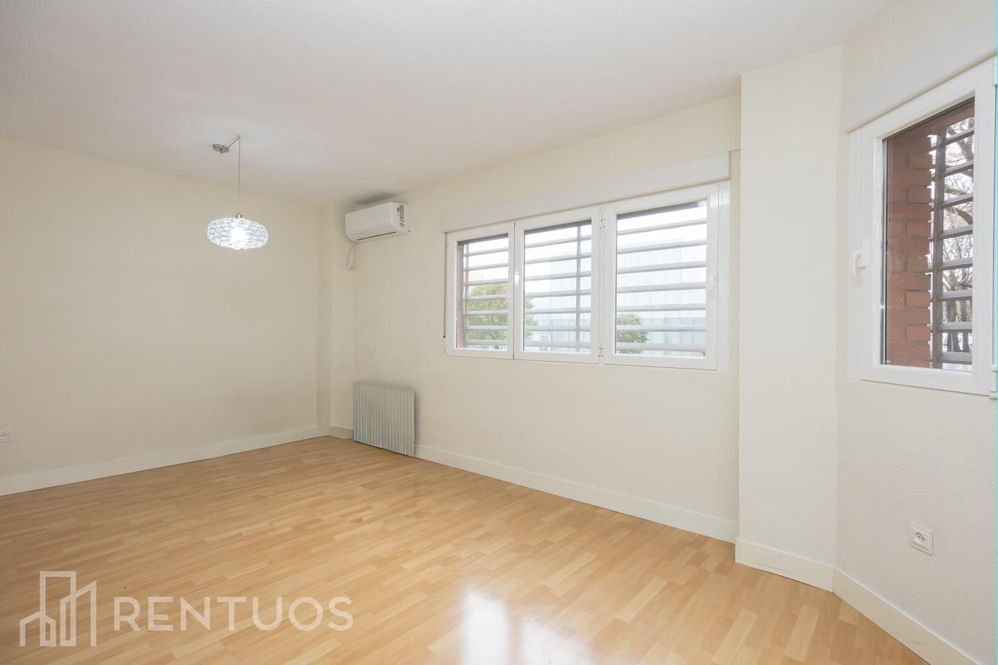 Bedroom of Planta baja to rent in  Madrid Capital  with Air Conditioner and Heating