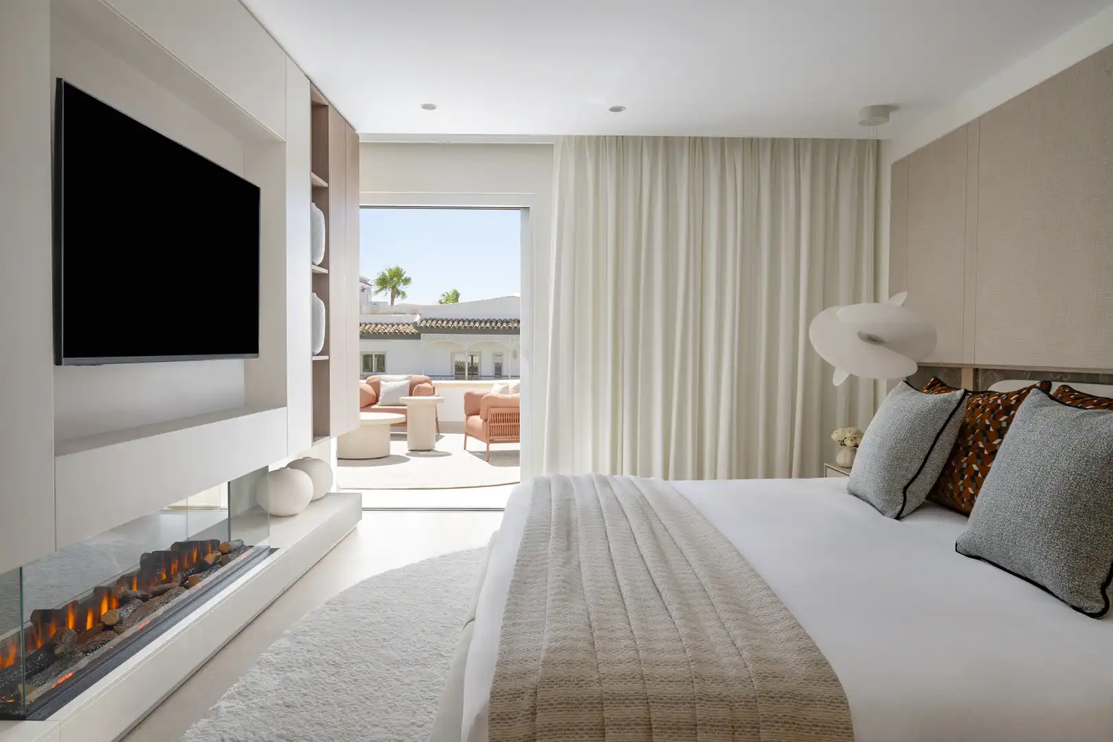 Schlafzimmer von Dachboden zum Verkauf in Estepona mit Klimaanlage, Terrasse und Abstellraum