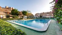 Vista exterior de Casa o xalet en venda en Alicante / Alacant amb Aire condicionat, Terrassa i Piscina