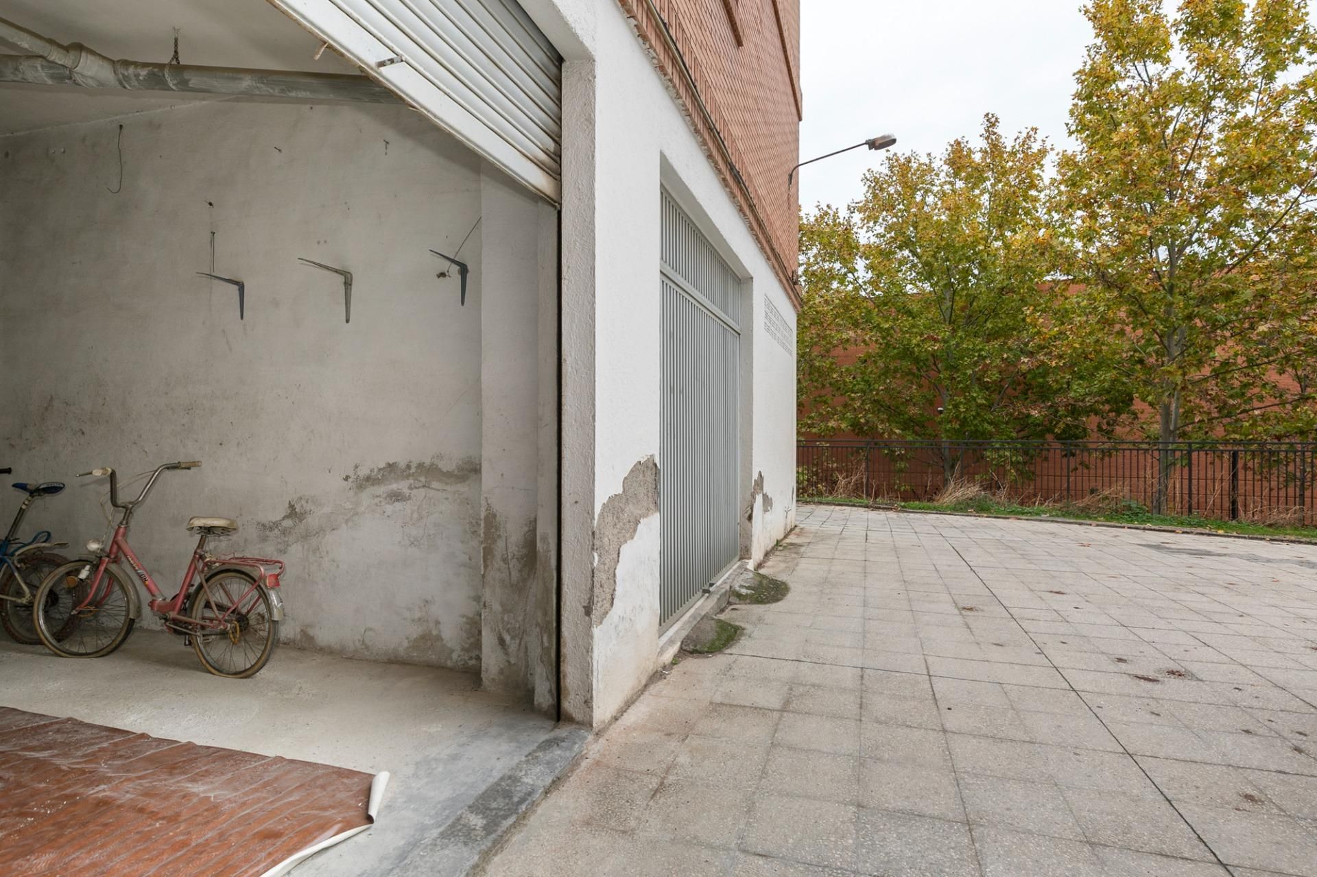 Vista exterior de Garaje en venta en  Granada Capital