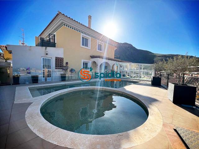 Casa adosada en Venta en Calabardina