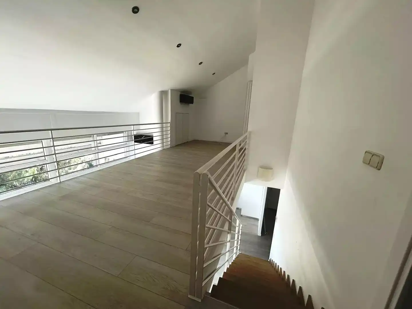Wohnung zur Miete in Girona mit Klimaanlage, Heizung und Parkett