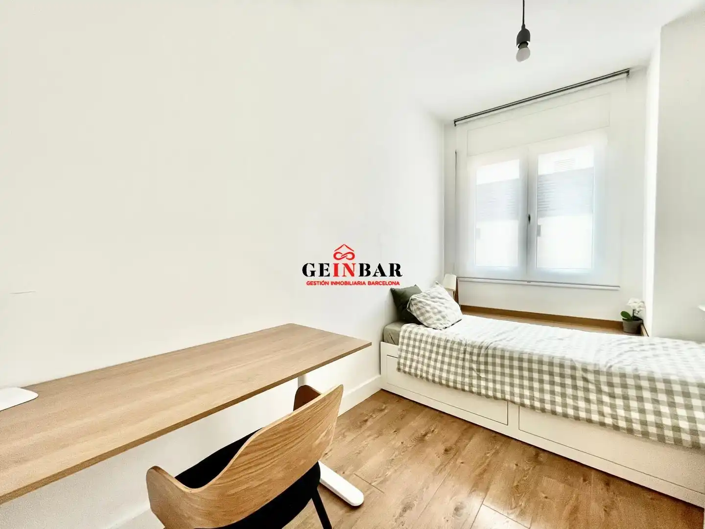 Schlafzimmer von Wohnung zum Verkauf in Barcelona mit Klimaanlage, Heizung und Parkett