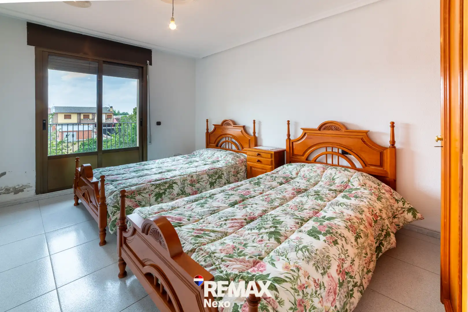 Habitación de Casa adosada en venta en Villaverde de Íscar con Aire acondicionado, Calefacción y Jardín privado