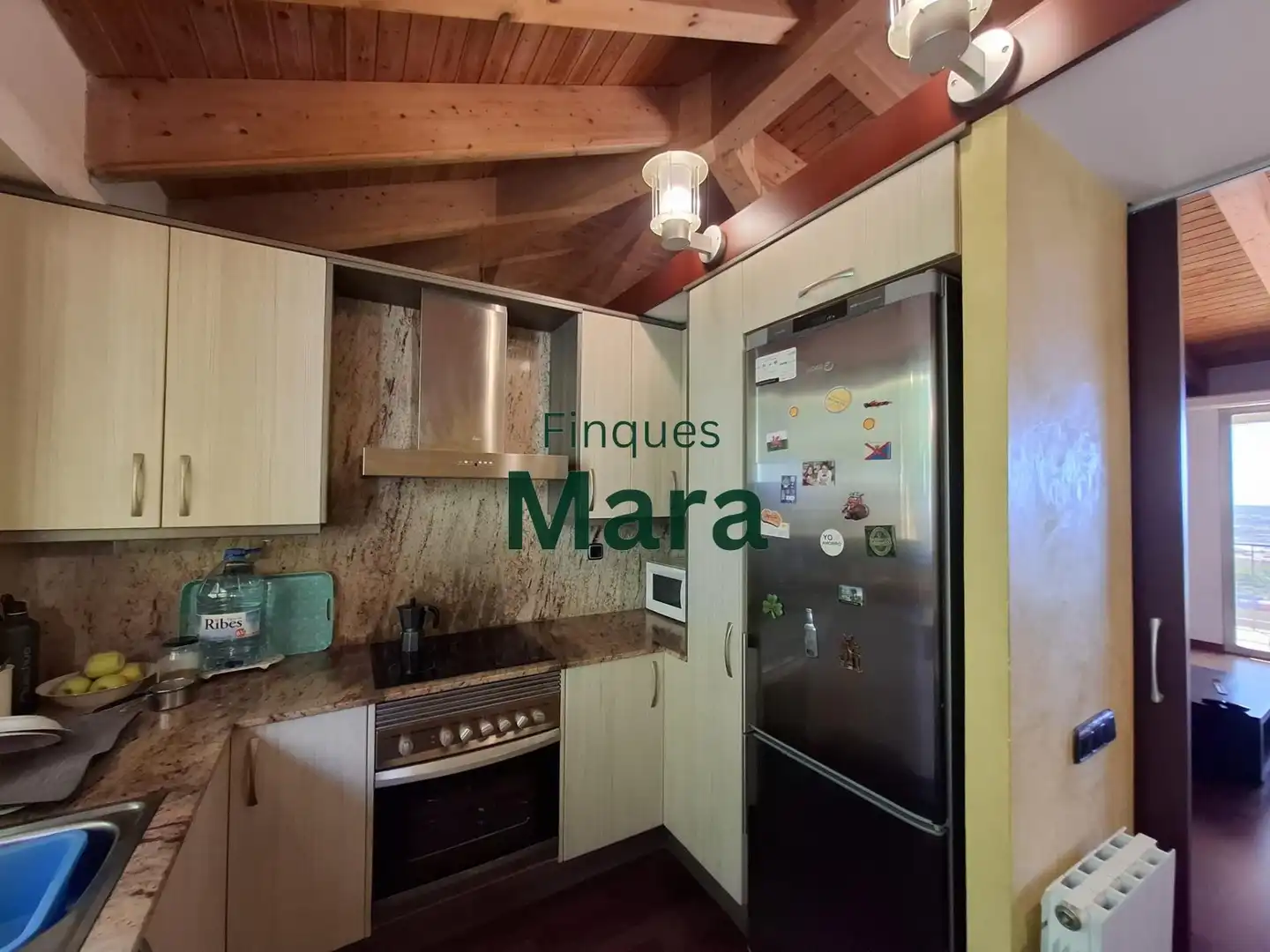 Cocina de Casa o chalet en venta en Sant Boi de Llobregat con Aire acondicionado, Calefacción y Jardín privado