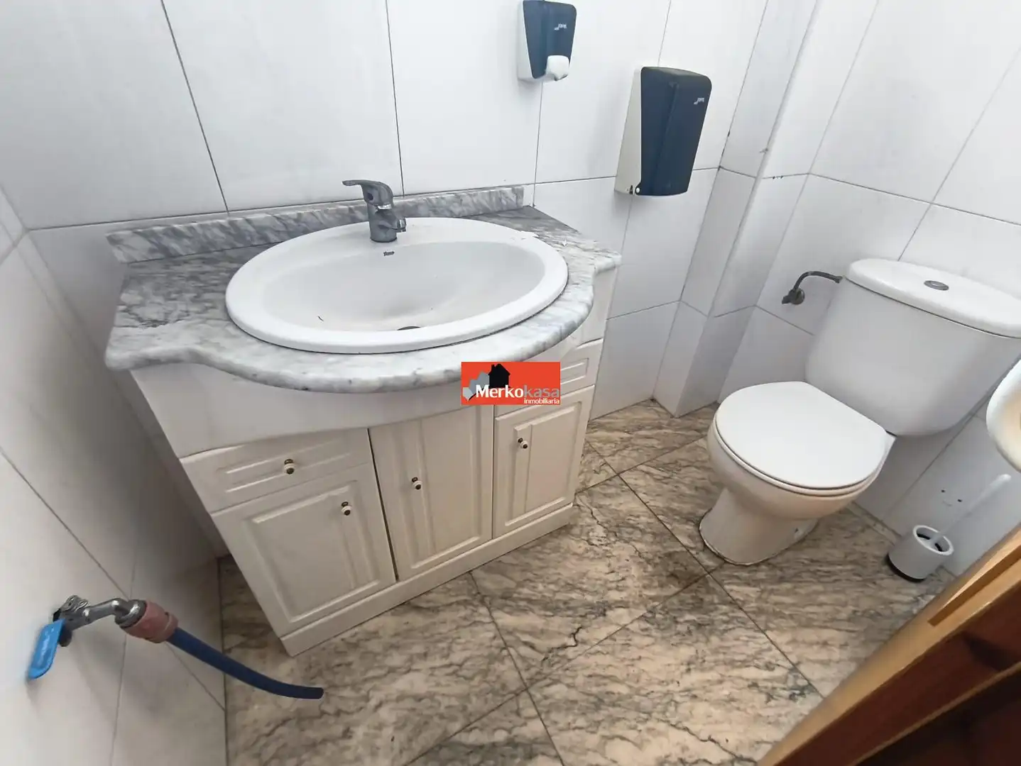 Badezimmer von Geschaftsraum zur Miete in Lugo