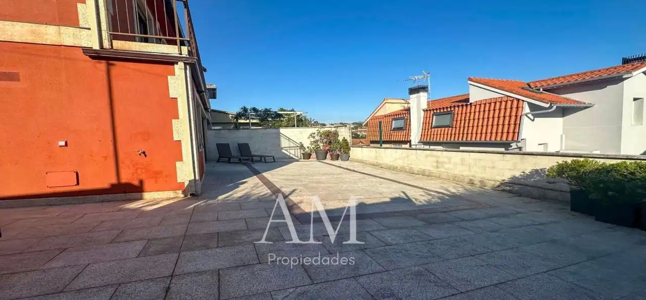 Terrassa de Casa o xalet en venda en Nigrán amb Calefacció, Jardí privat i Terrassa