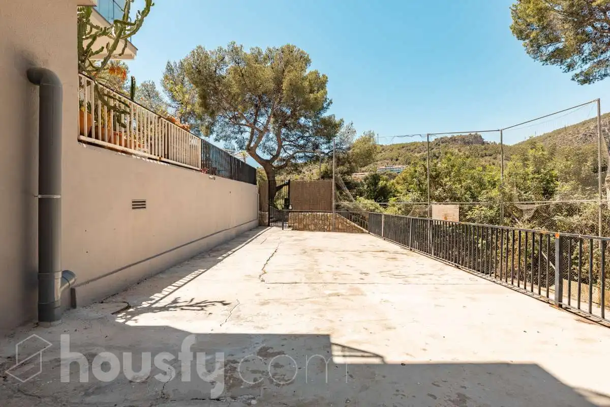 Vista exterior de Piso en venta en Castelldefels con Aire acondicionado, Jardín privado y Terraza