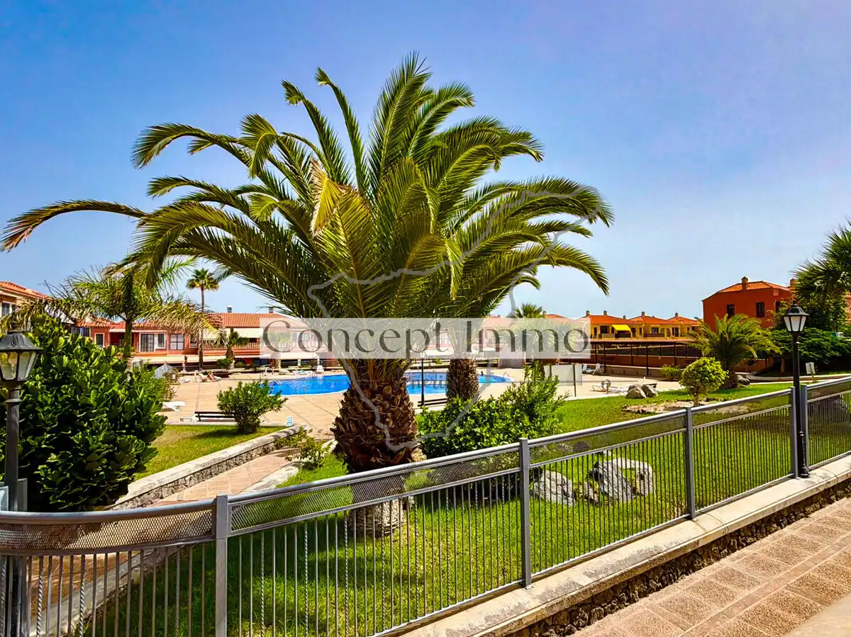 Vista exterior de Planta baja en venta en Costa del Silencio