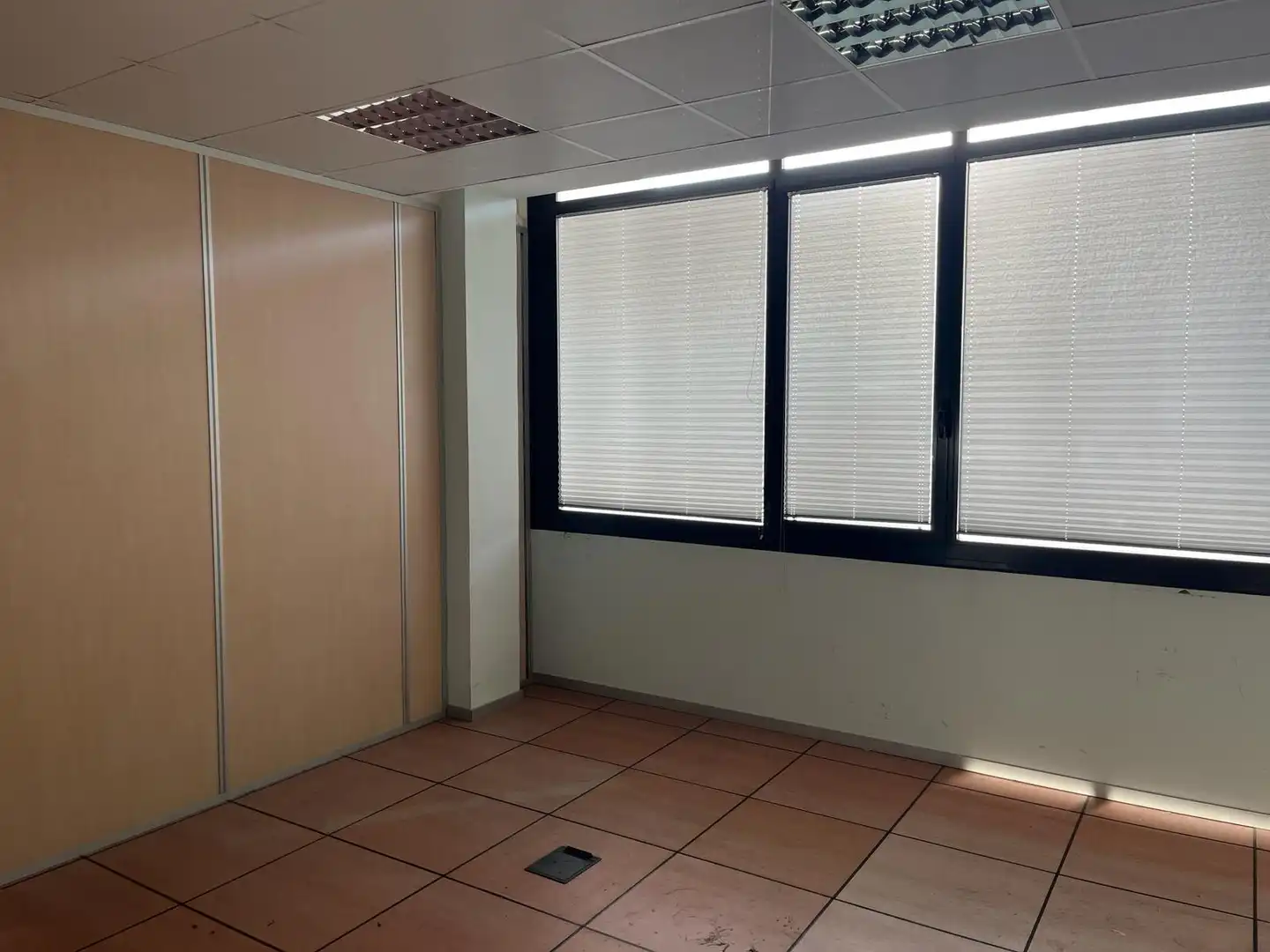 Büro zur Miete in N/A, Azken Portu - Behobia