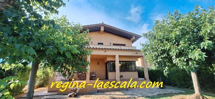 Vista exterior de Casa o chalet en venta en Canet d'Adri con Calefacción, Jardín privado y Terraza