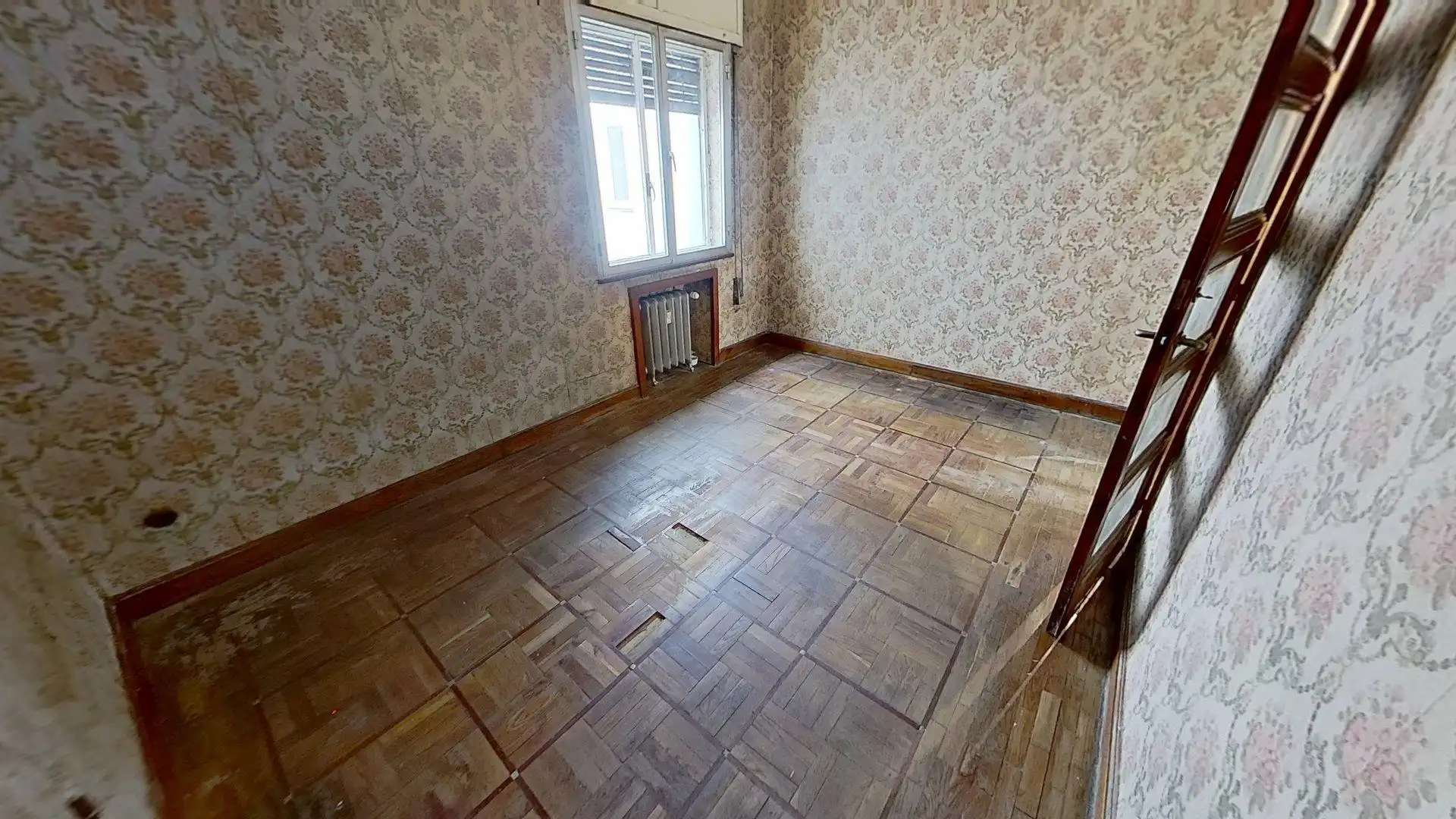 Habitación de Piso en venta en Oviedo  con Calefacción
