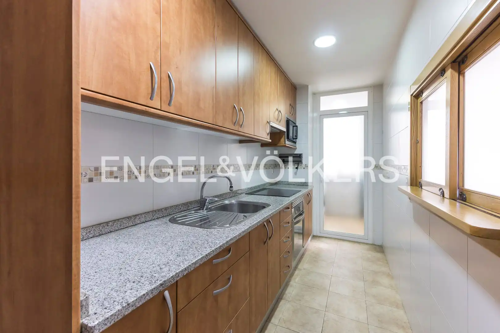 Kitchen of Flat for sale in Madrid  with Air Conditioner, Heating and Parquet flooring