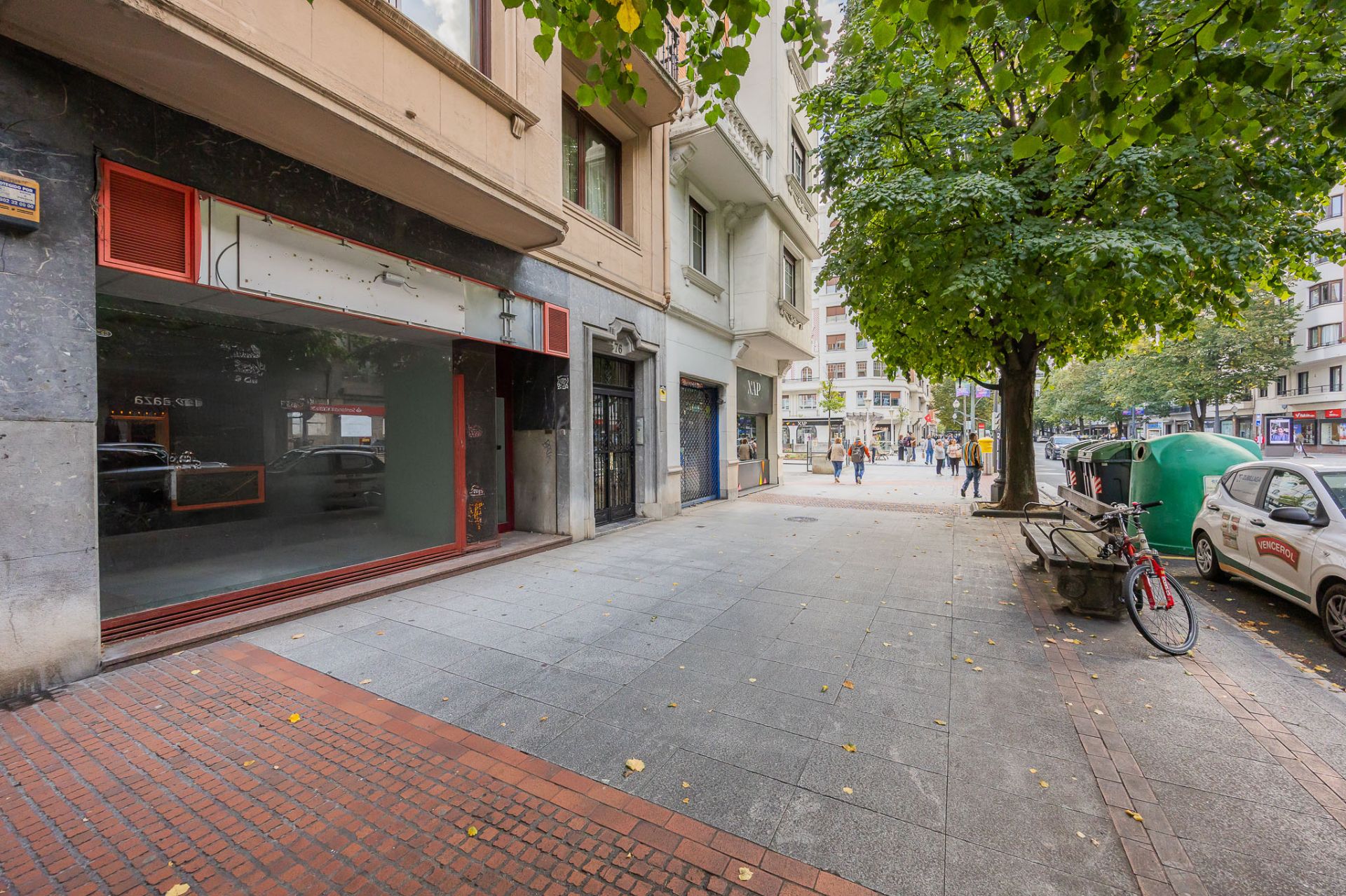 Vista exterior de Oficina de lloguer en Bilbao  amb Aire condicionat i Calefacció