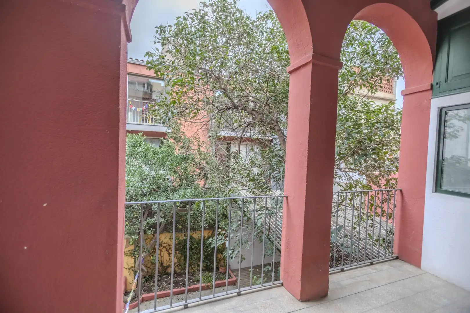Jardín de Casa adosada en venta en Barcelona con Parquet y Terraza