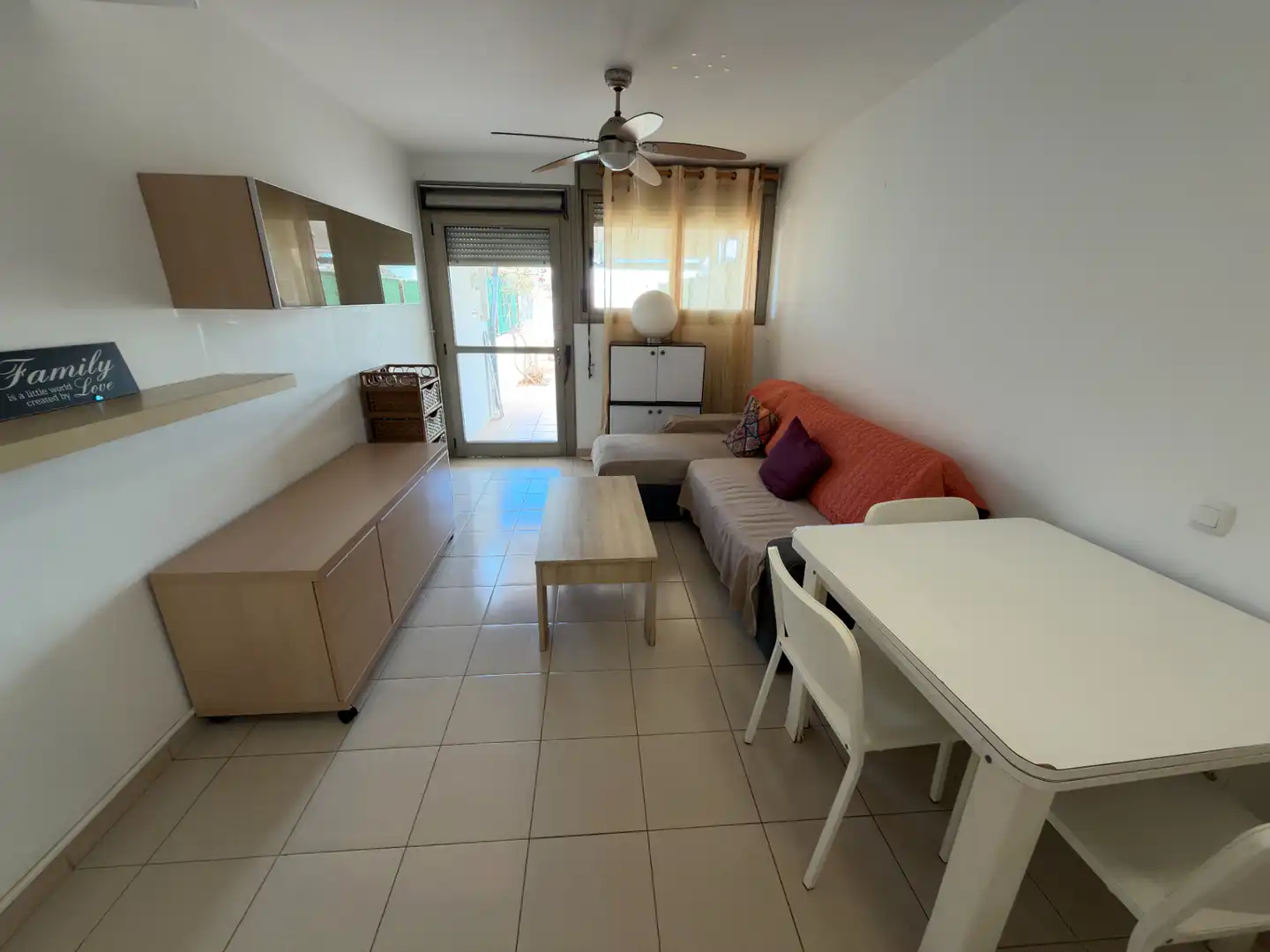 Sala d'estar de Casa adosada en venda en Caleta de Fuste