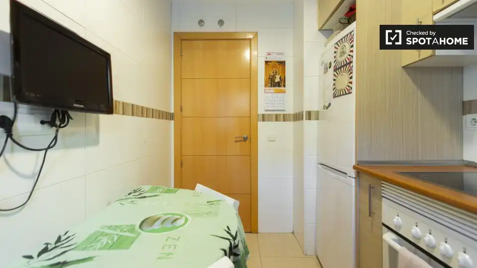 Habitación de Piso de alquiler en Pozuelo de Alarcón con Aire acondicionado, Calefacción y Amueblado