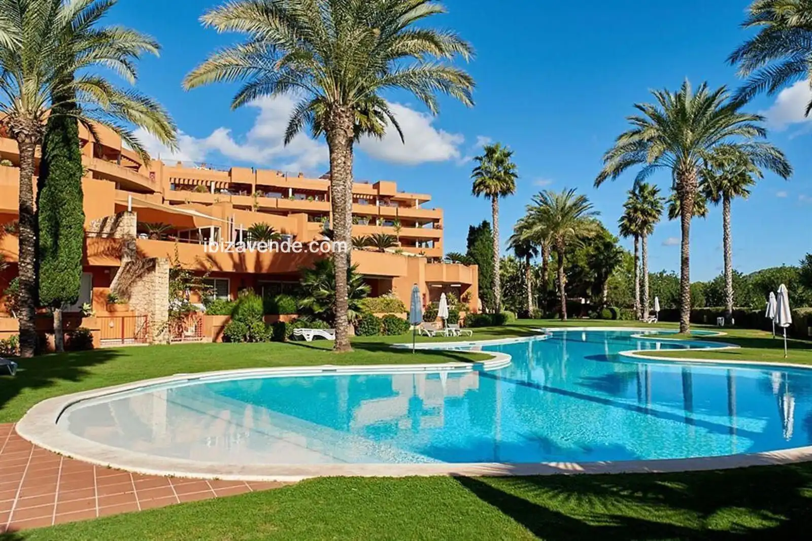 Garten von Dachboden zum Verkauf in Santa Eulària des Riu mit Klimaanlage, Heizung und Terrasse