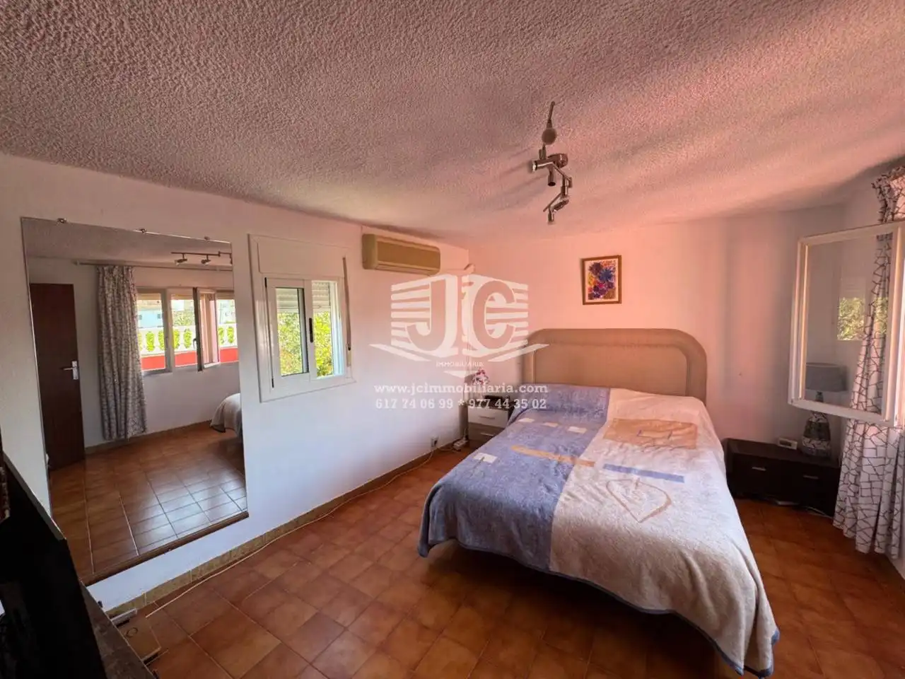 Dormitori de Casa o xalet en venda en Tortosa amb Aire condicionat, Jardí privat i Parquet