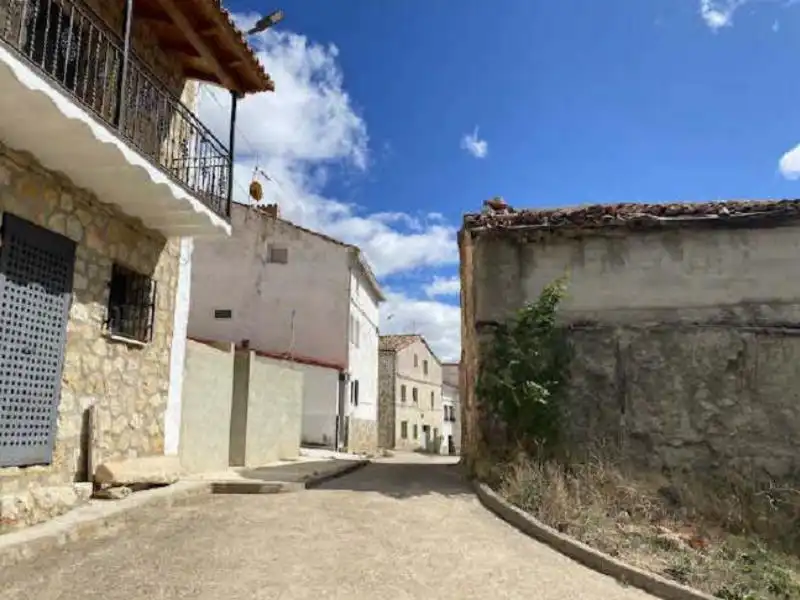 Vista exterior de Residencial en venda en Salinas del Manzano