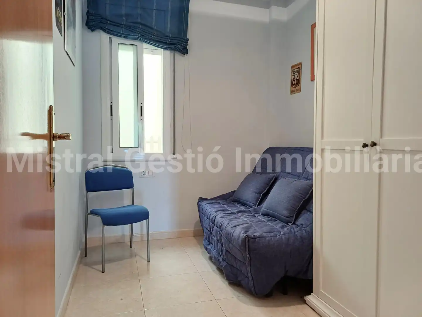 Schlafzimmer von Dachboden zum Verkauf in Calafell mit Klimaanlage, Terrasse und Abstellraum