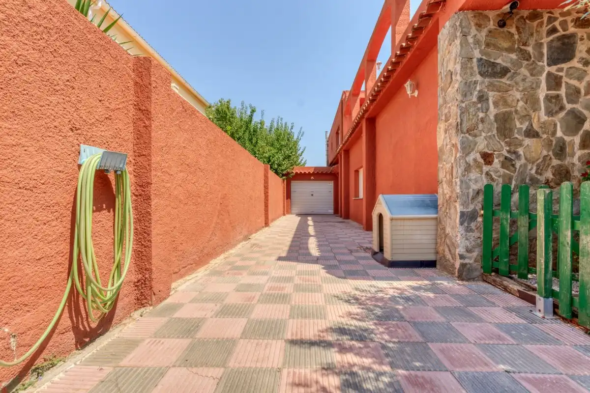 Exterior view of Houses for sale in Llers  with Air Conditioner, Heating and Private garden