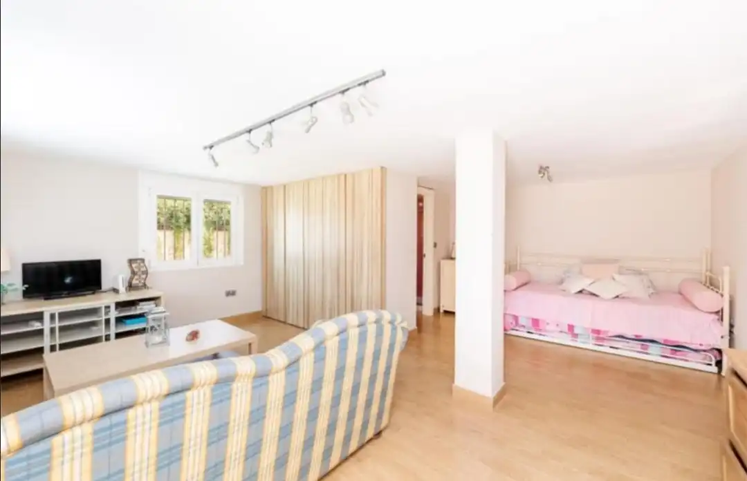 Dormitori de Casa o xalet en venda en Alhaurín de la Torre amb Aire condicionat, Calefacció i Parquet