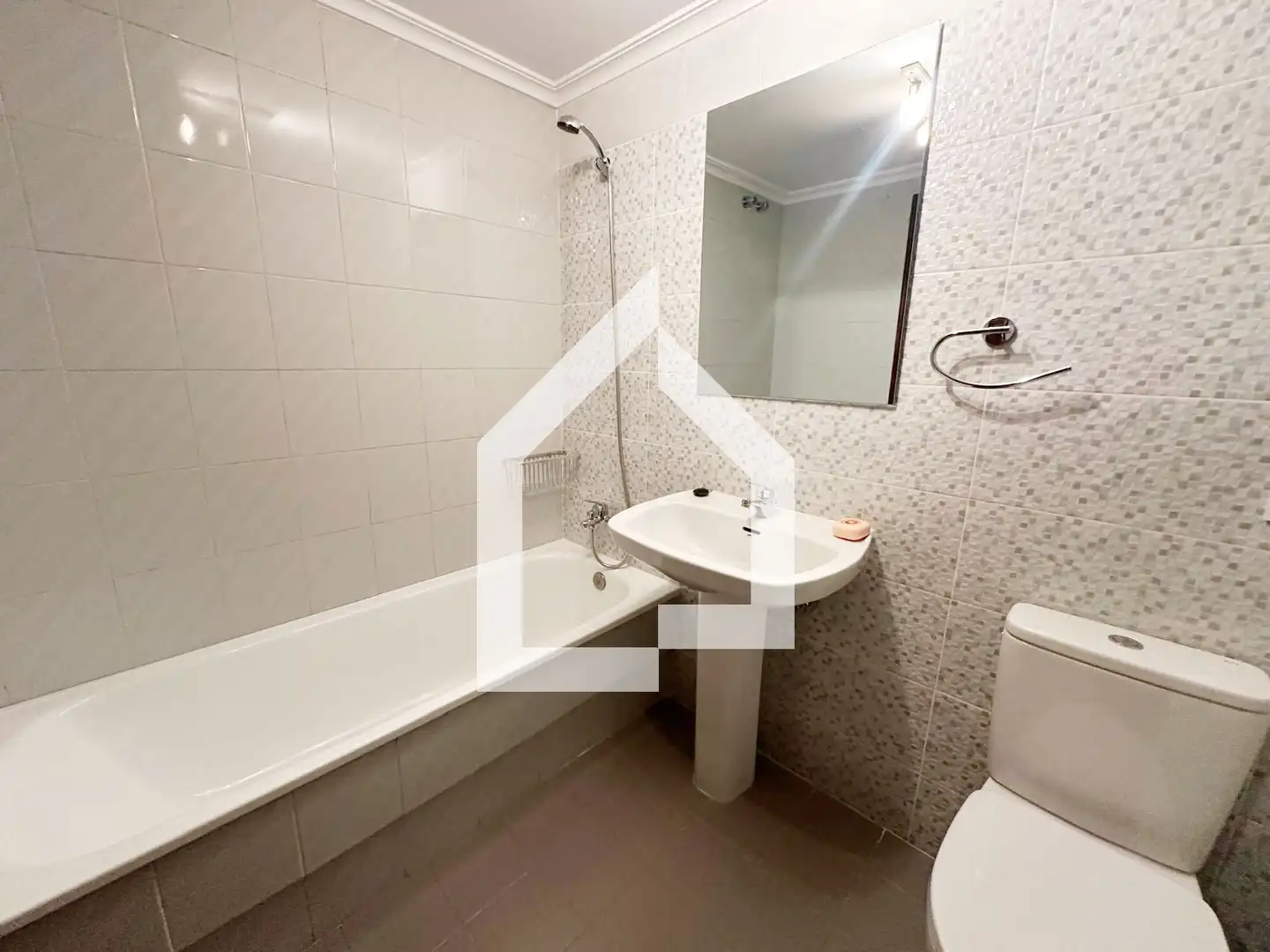 Badezimmer von Einfamilien-Reihenhaus zur Miete in San Vicente del Raspeig / Sant Vicent del Raspeig mit Klimaanlage, Terrasse und Möbliert