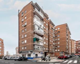 Exterior view of Flat for sale in  Madrid Capital  with Terrace