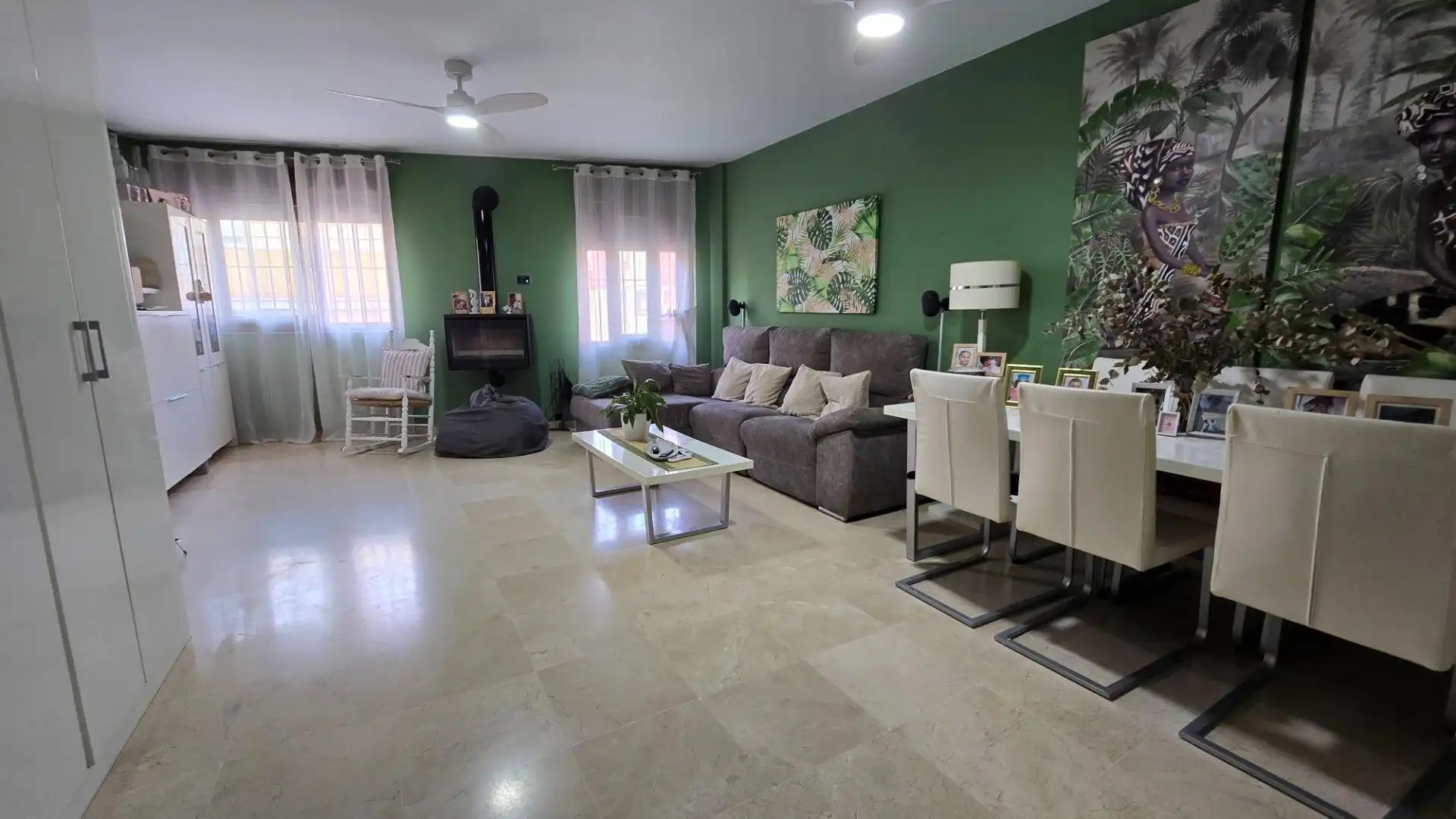 Sala de estar de Casa adosada en venta en La Línea de la Concepción