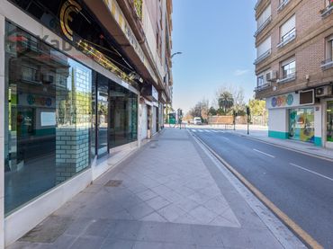Local comercial en venda a Granada - Calle Virgen Blanca 5
