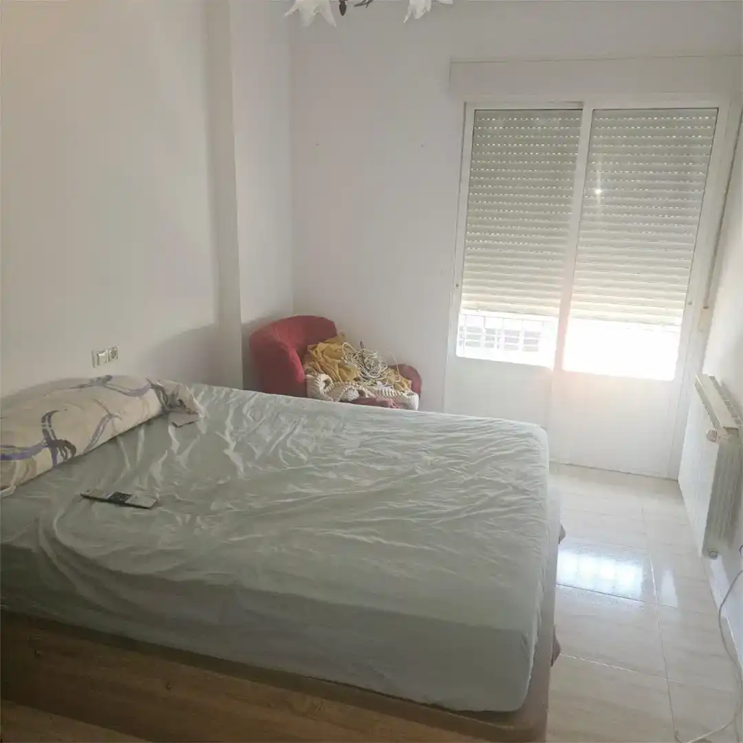 Dormitori de Apartament en venda en Villarrobledo amb Balcó
