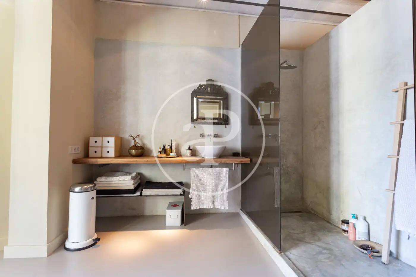 Baño de Piso de alquiler en Barcelona con Calefacción, Amueblado y Balcón