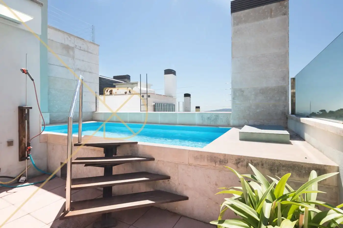 Piscina de Casa o xalet en venda en Barcelona amb Aire condicionat, Calefacció i Parquet