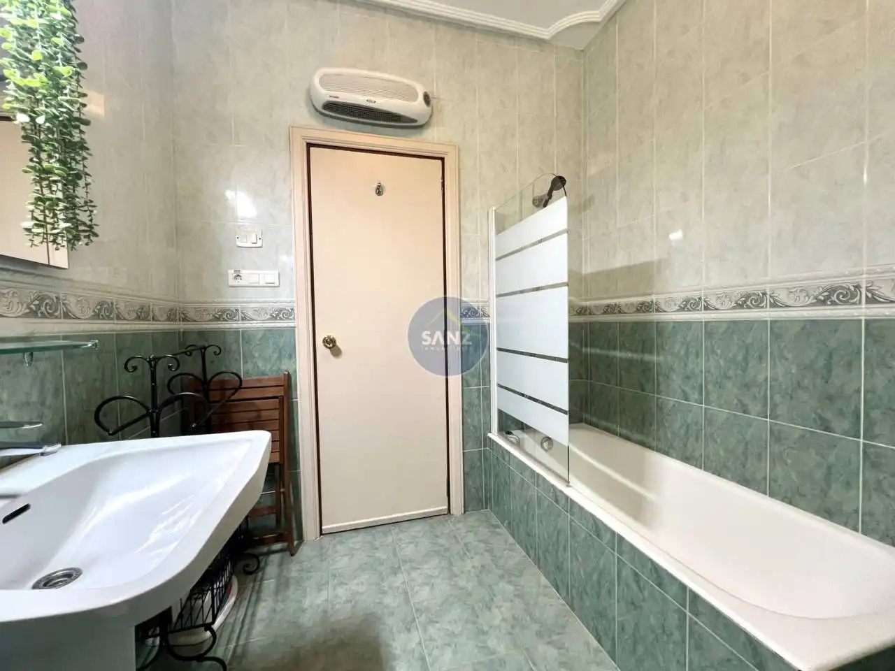 Bany de Casa o xalet en venda en Agullent amb Jardí privat i Piscina