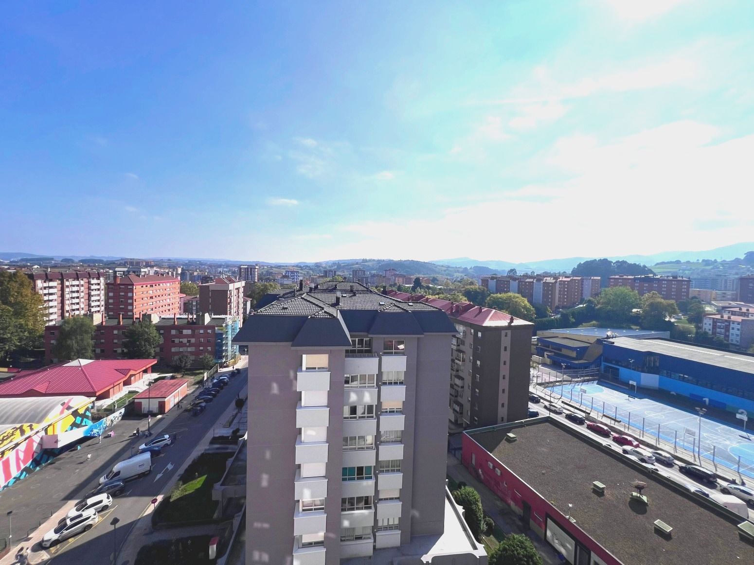 Vista exterior de Pis en venda en Avilés amb Calefacció, Terrassa i Moblat